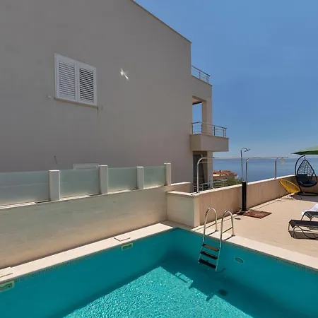 Spring In Makarska, Private Pool Vila