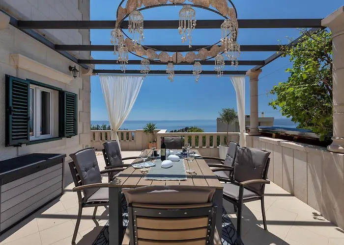 Spring In Makarska, Private Pool