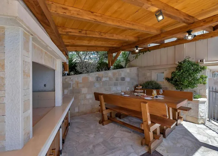 Spring In Makarska, Private Pool